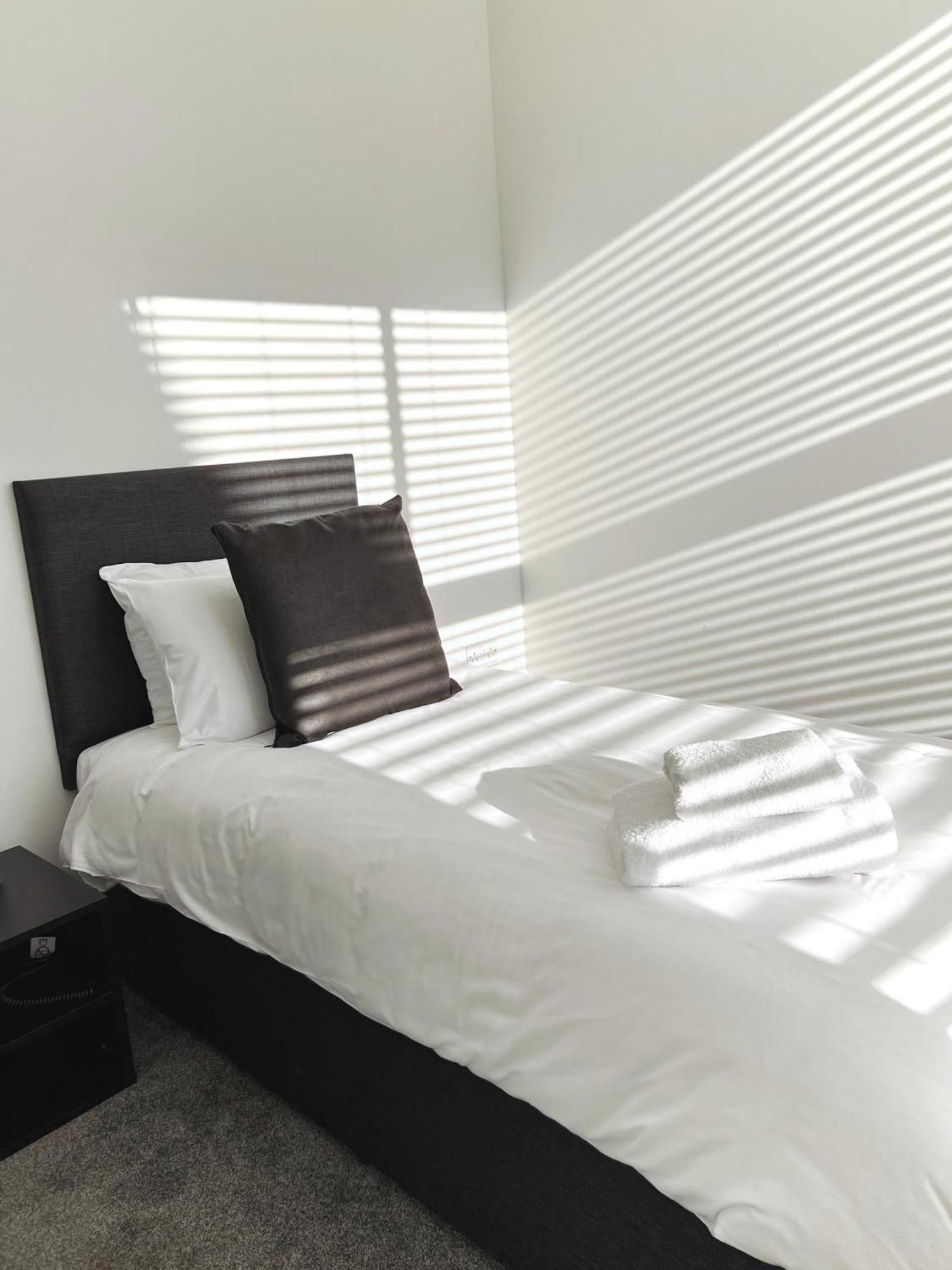 Ascot House Apartments Peterborough Bagian luar foto