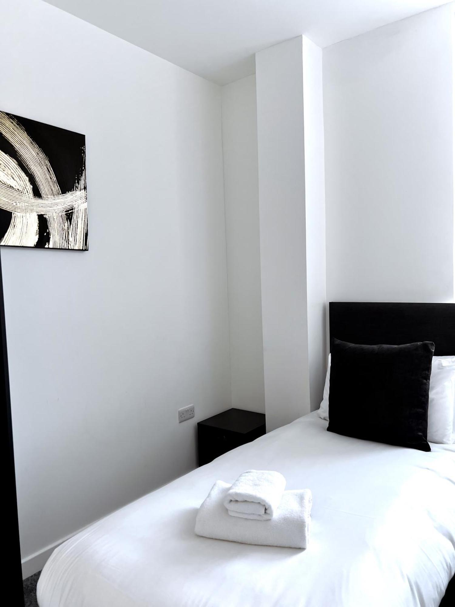 Ascot House Apartments Peterborough Bagian luar foto